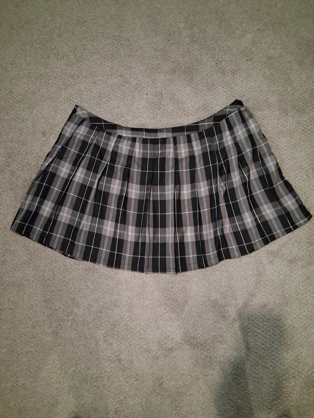 Rue21 Rue+ Plaid Pleated Midi Skirt Black Gray Checkered Goth Plus Size 3X